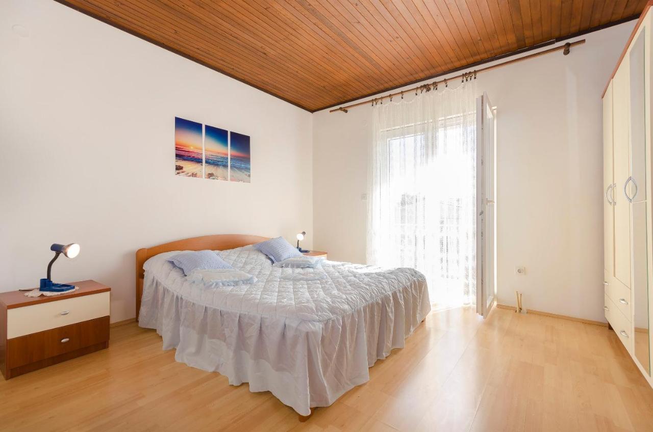 Apartment And Rooms Ema Vodice Eksteriør billede