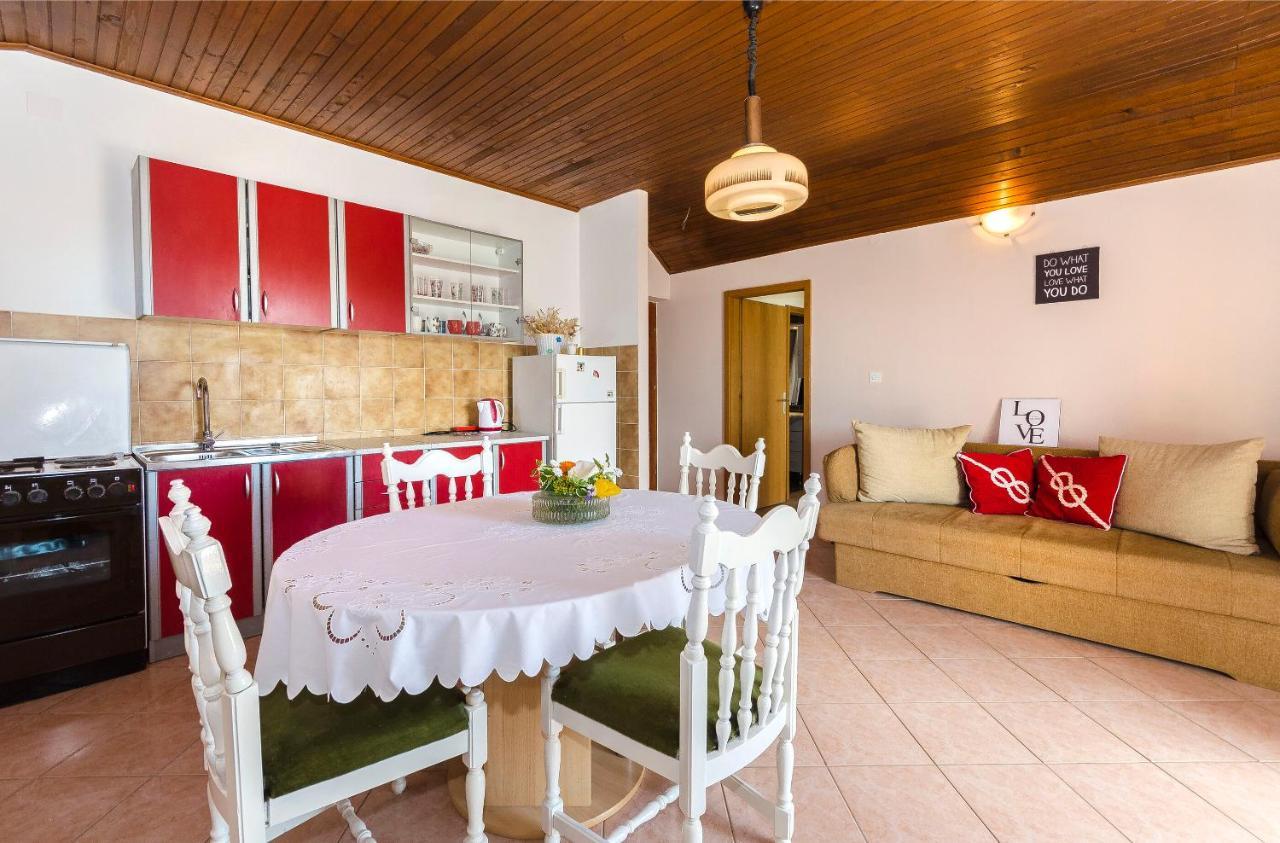 Apartment And Rooms Ema Vodice Eksteriør billede