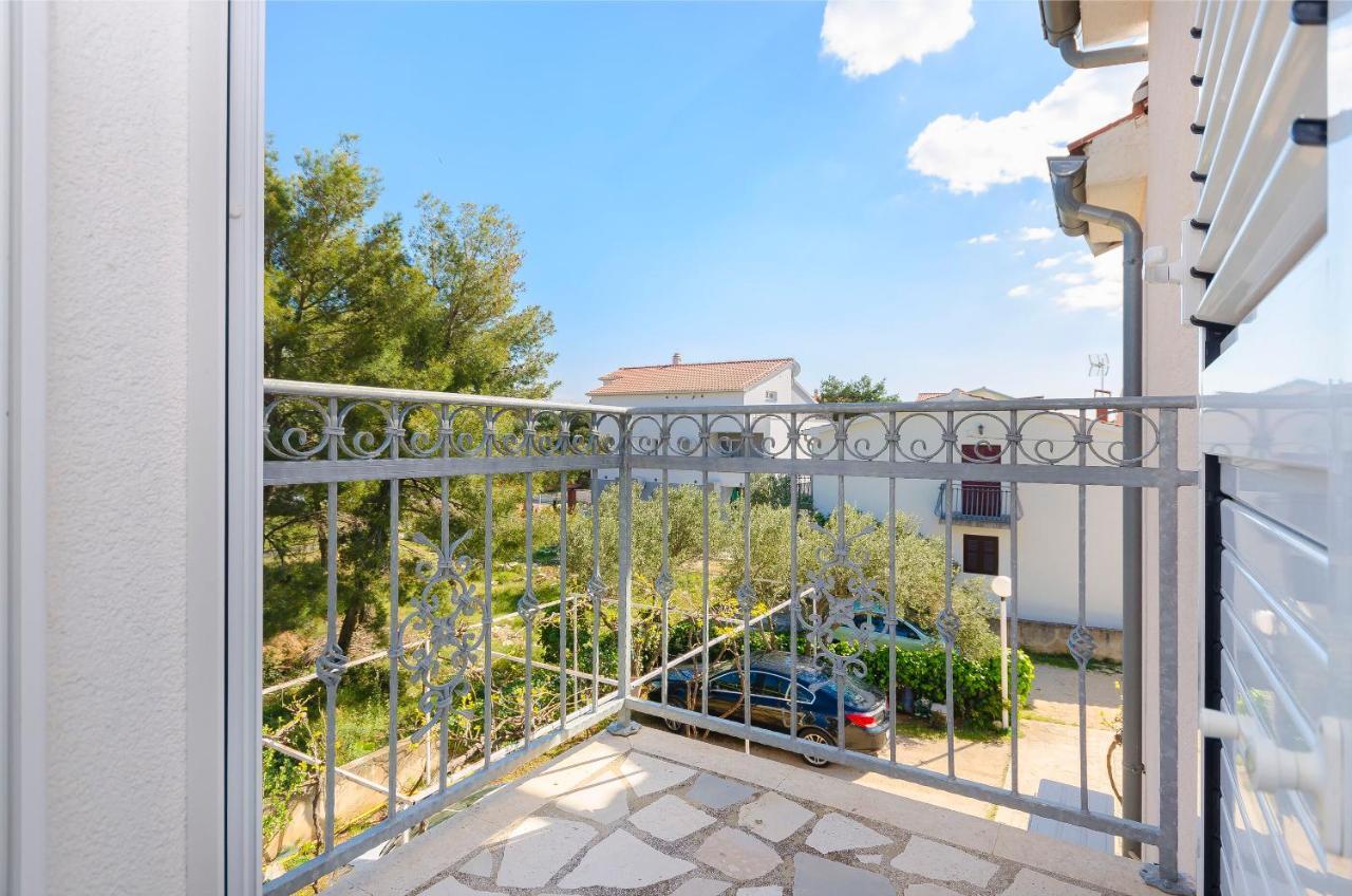 Apartment And Rooms Ema Vodice Eksteriør billede