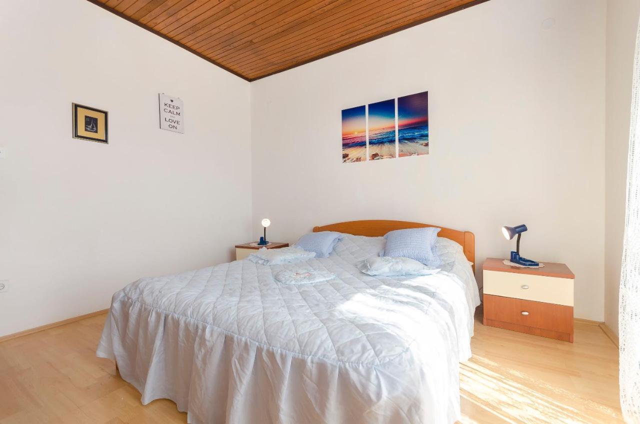 Apartment And Rooms Ema Vodice Eksteriør billede