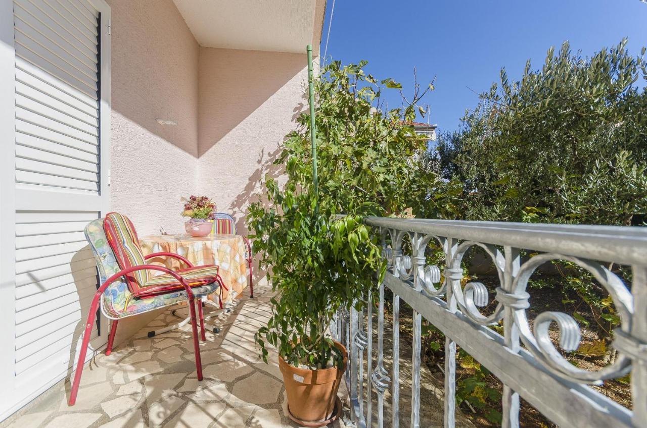 Apartment And Rooms Ema Vodice Eksteriør billede